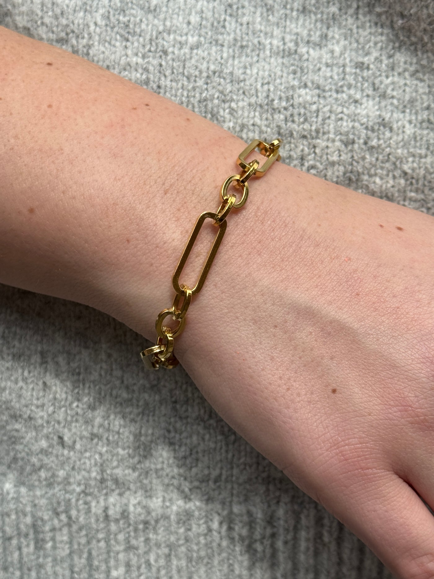 Litichi Gold Link Bracelet