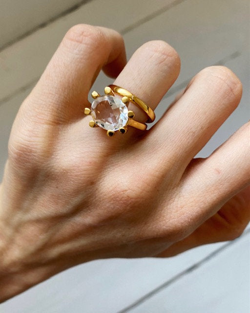 Shyla Clear Oval Claw Ring/ Size M